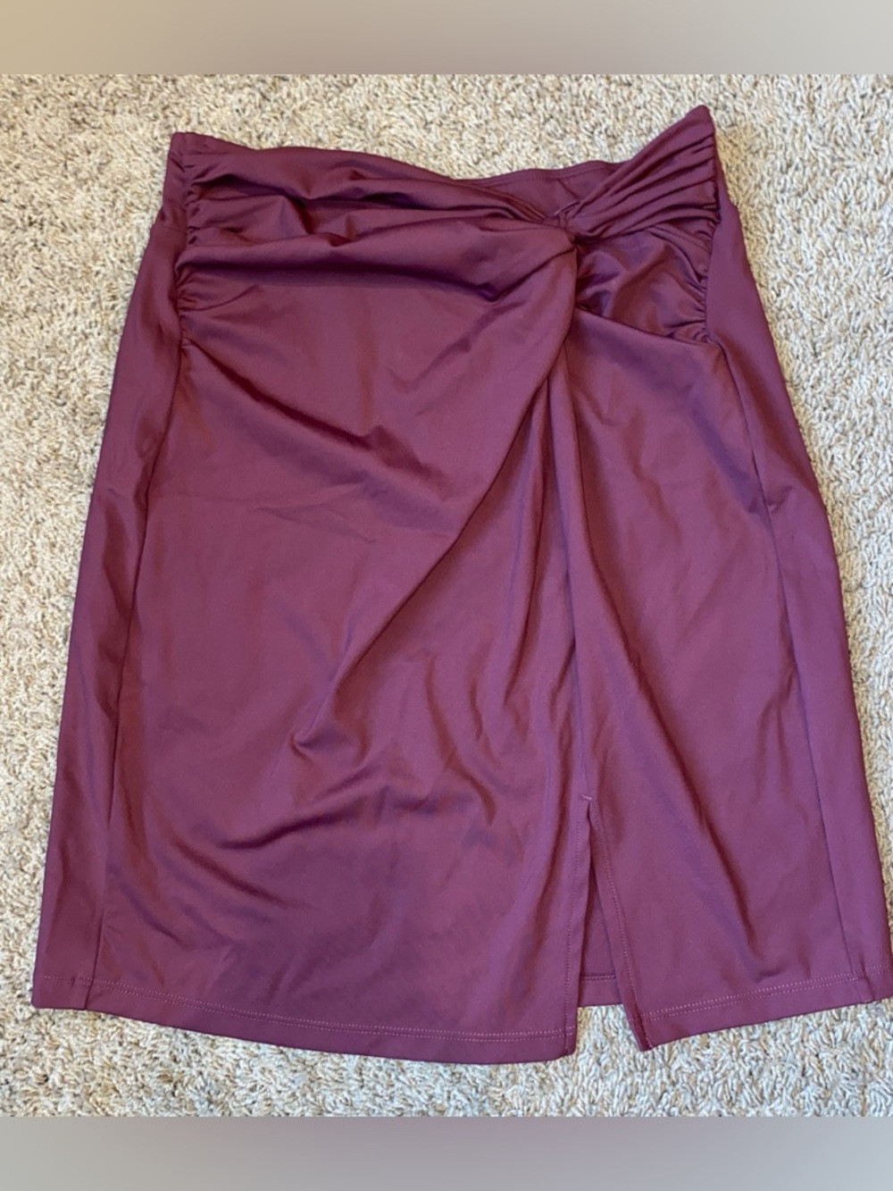 HALARA Side Ruched Mini Skirt Size Medium Bodycon Maroon Slit New Tags NWT